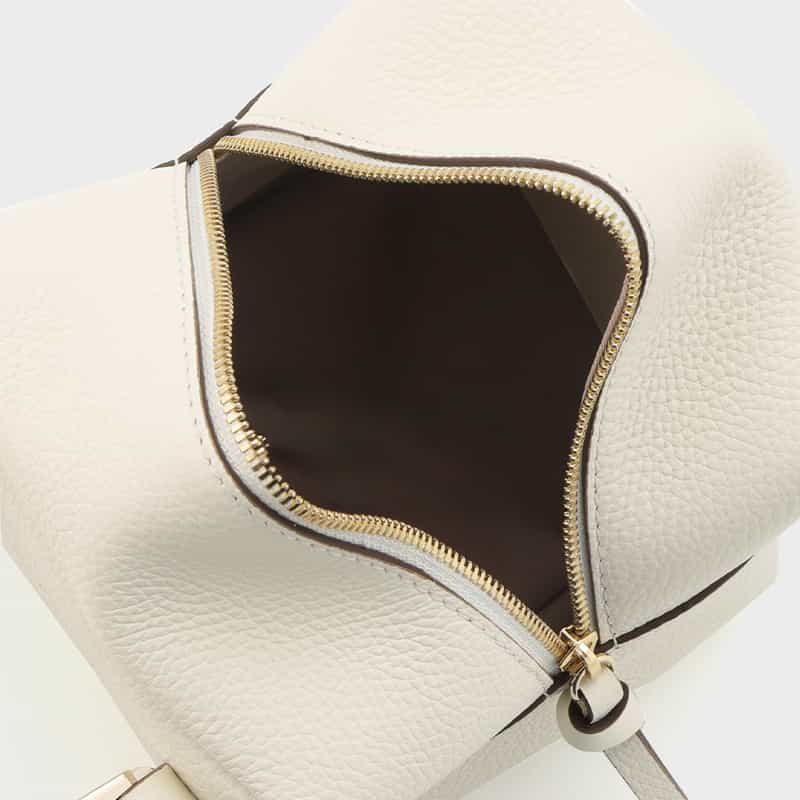 BARNEYS NEW YORK 2WAY キューブ型ハンドバッグ WHITE