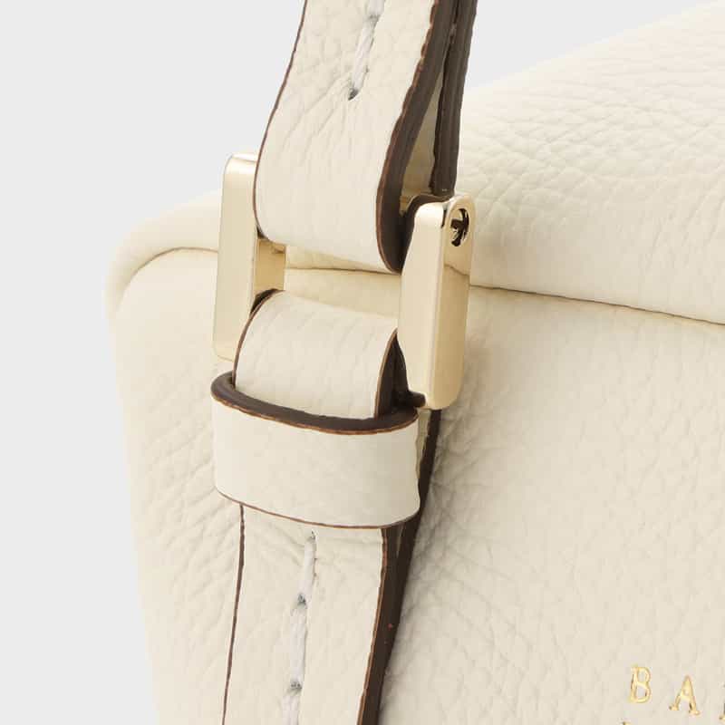 BARNEYS NEW YORK 2WAY キューブ型ハンドバッグ WHITE