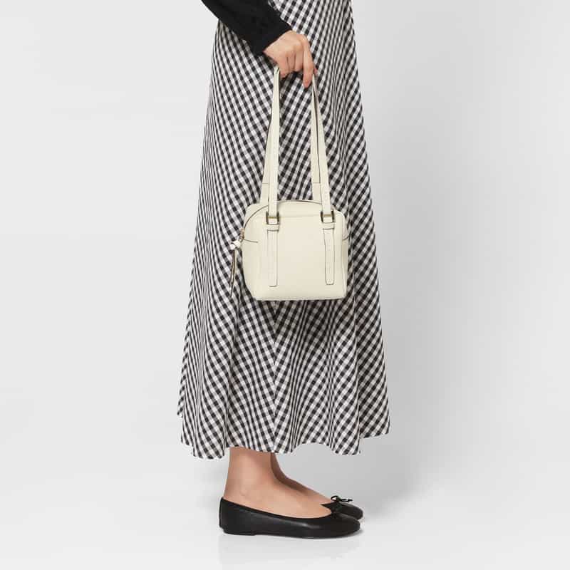 BARNEYS NEW YORK 2WAY キューブ型ハンドバッグ WHITE