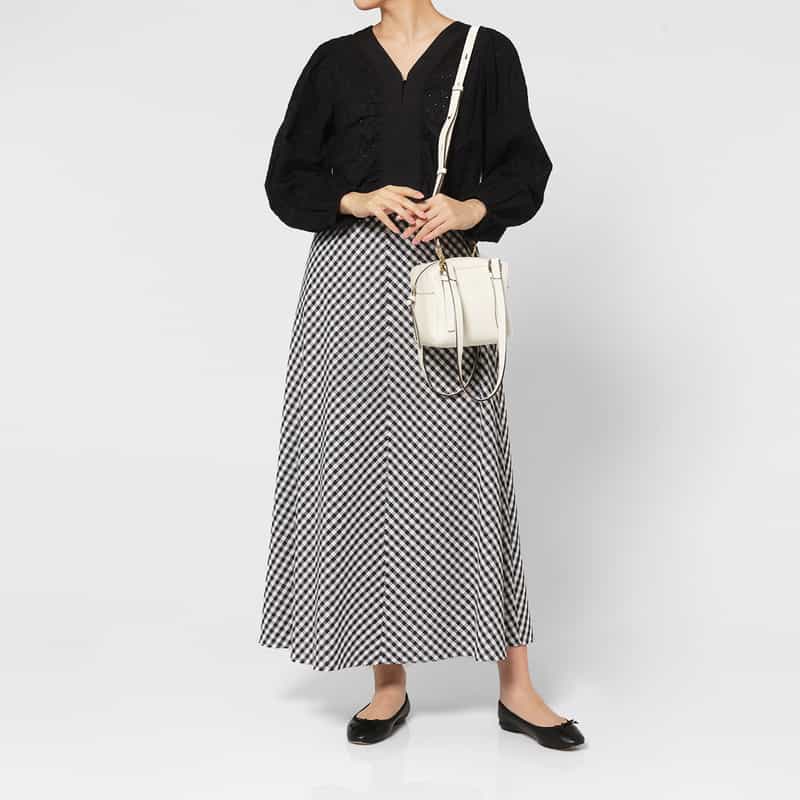 BARNEYS NEW YORK 2WAY キューブ型ハンドバッグ WHITE