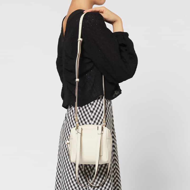 BARNEYS NEW YORK 2WAY キューブ型ハンドバッグ WHITE