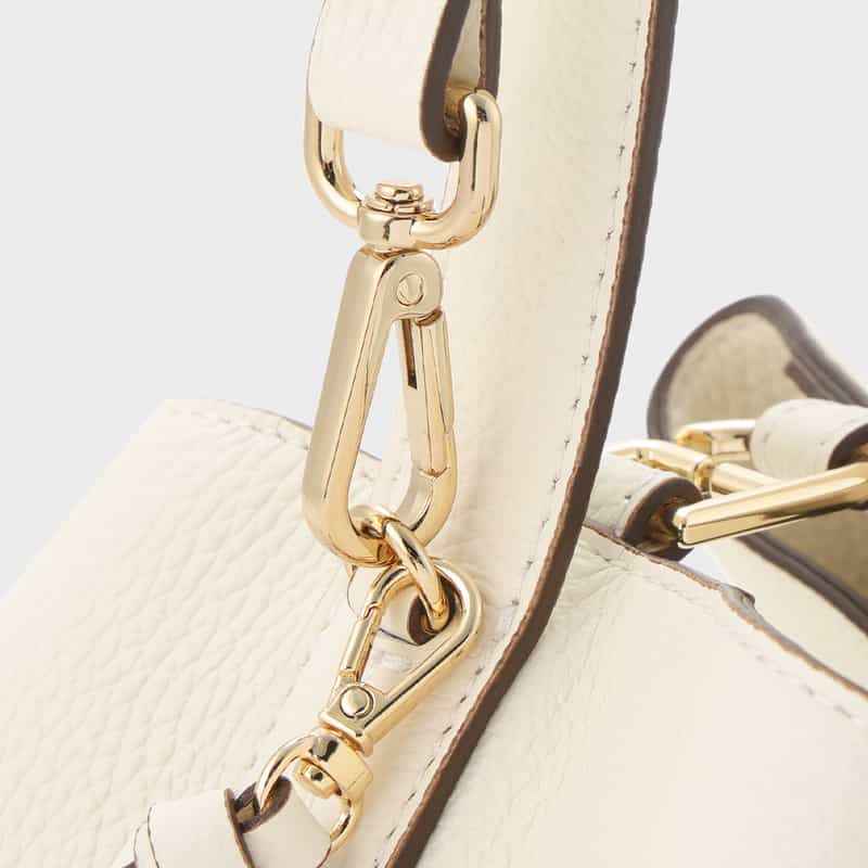 BARNEYS NEW YORK 2WAY レザーワンハンドルバッグ WHITE