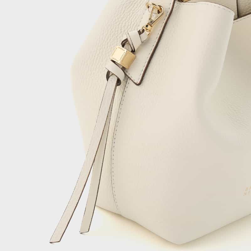 BARNEYS NEW YORK 2WAY レザーワンハンドルバッグ WHITE