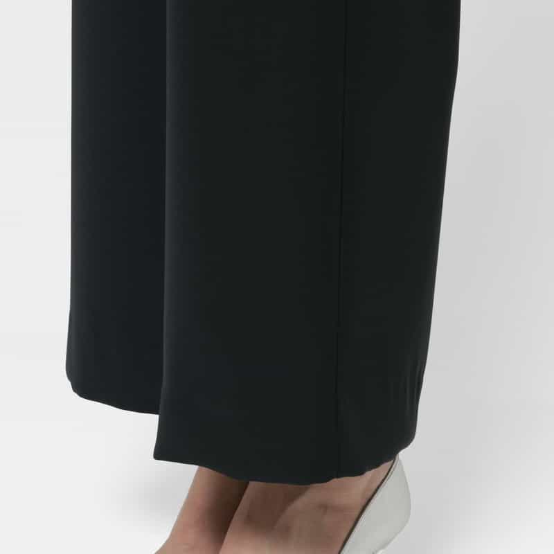 BARNEYS NEW YORK ウォッシャブル ドローリングサテンワイドパンツ NAVY