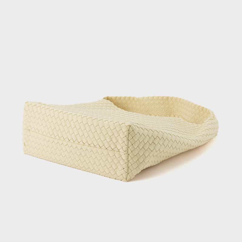 NAGHEDI NAGHEDI ＜ナゲディ＞ ワンハンドルバッグ “Nomad Medium Hobo“ IVORY