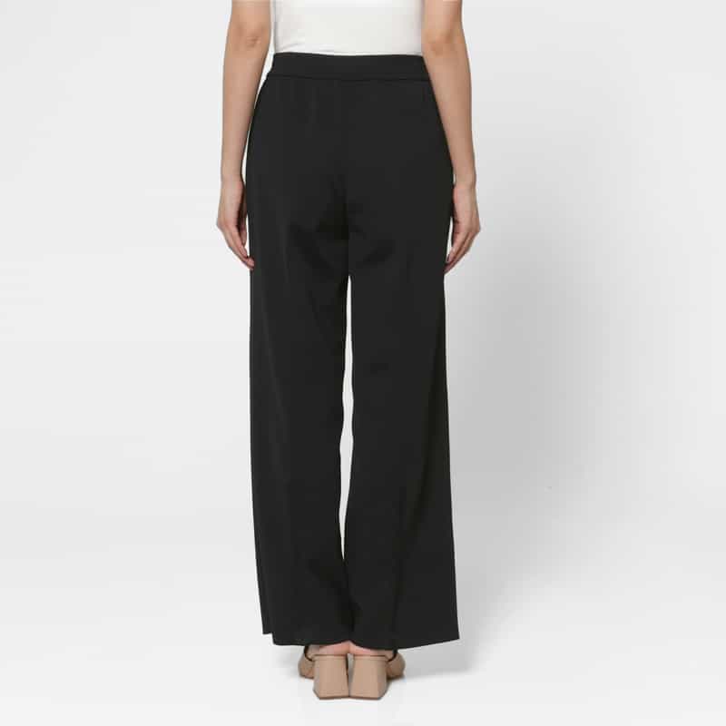 CFCL CFCL＜シーエフシーエル＞ ドローストリング セミワイドパンツ BLACK