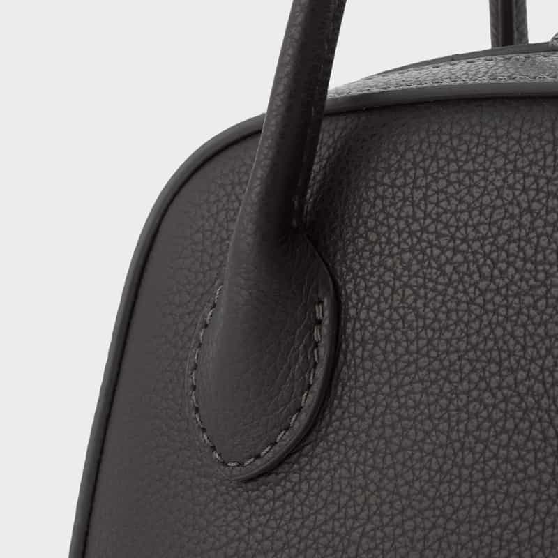 MAISON CANAU MAISON CANAU ＜メゾン カナウ＞ バーニーズニューヨーク限定 ラウンドボストンバッグ（M） DARK GRAY