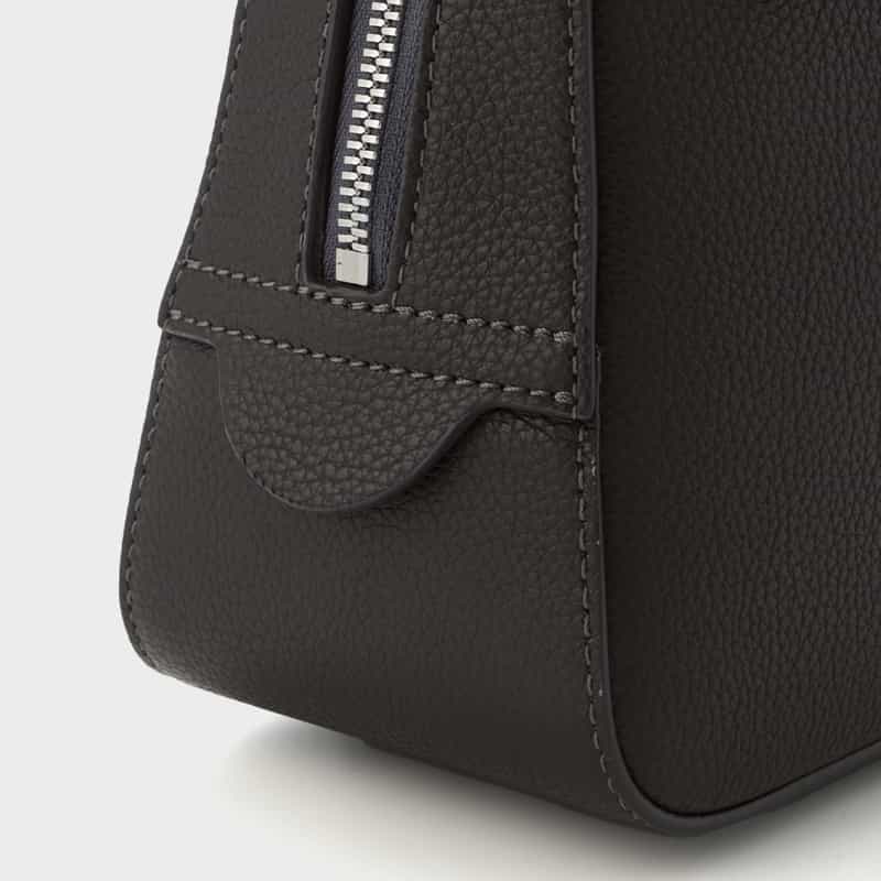 MAISON CANAU MAISON CANAU ＜メゾン カナウ＞ バーニーズニューヨーク限定 ラウンドボストンバッグ（S） DARK GRAY