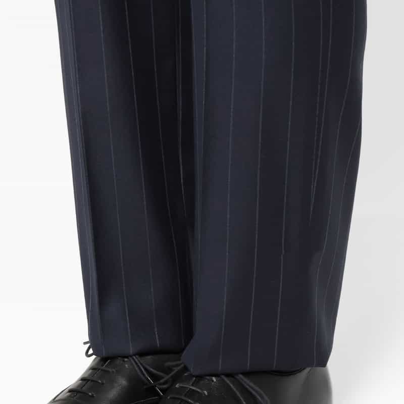 BARNEYS NEW YORK ストライプ柄スーツ NAVY