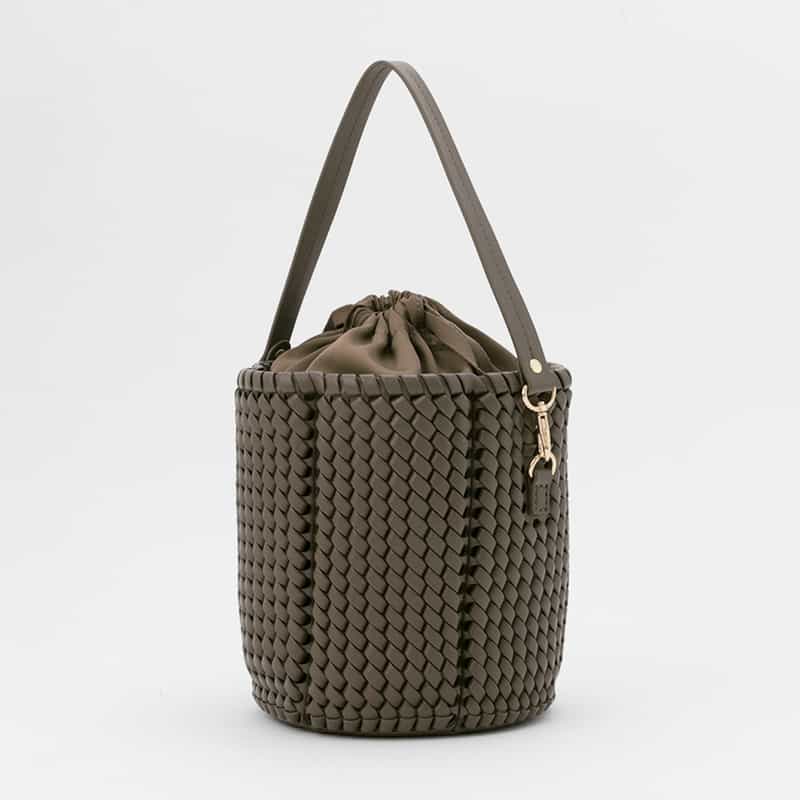 BARNEYS NEW YORK メッシュバケットバッグ BROWN