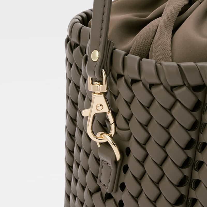 BARNEYS NEW YORK メッシュバケットバッグ BROWN