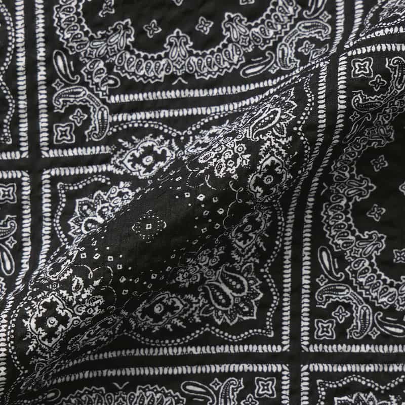 BARNEYS NEW YORK バンダナ柄カジュアルシャツ BLACK