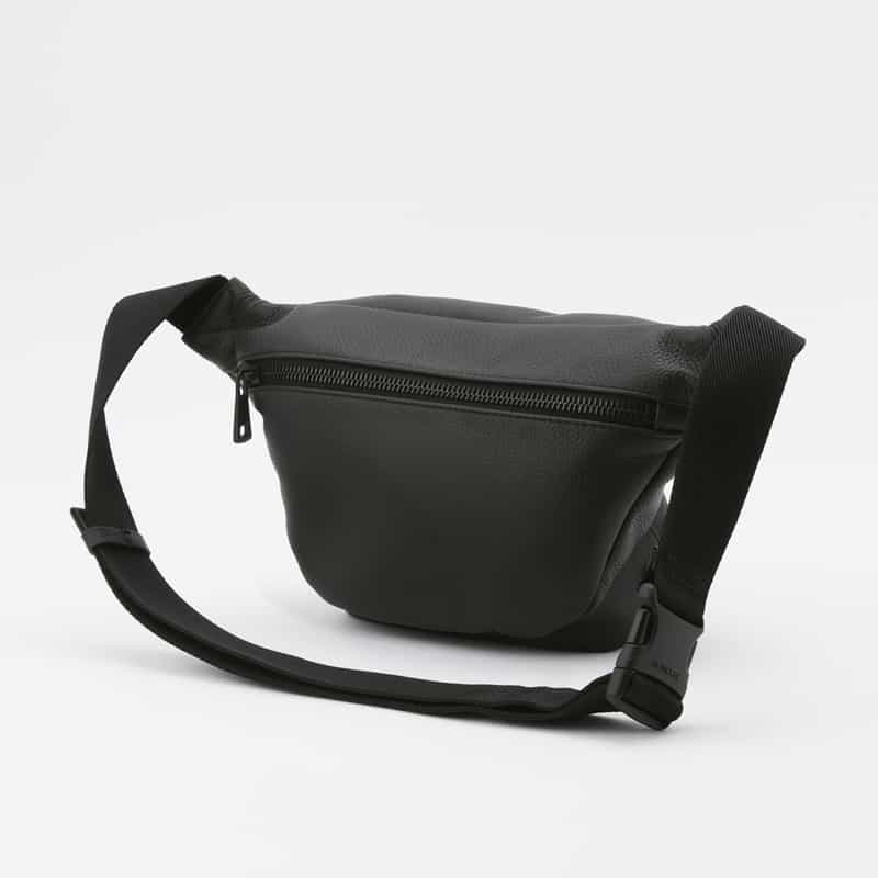 MONCLER MONCLER＜モンクレール＞ レザーボディバッグ BLACK