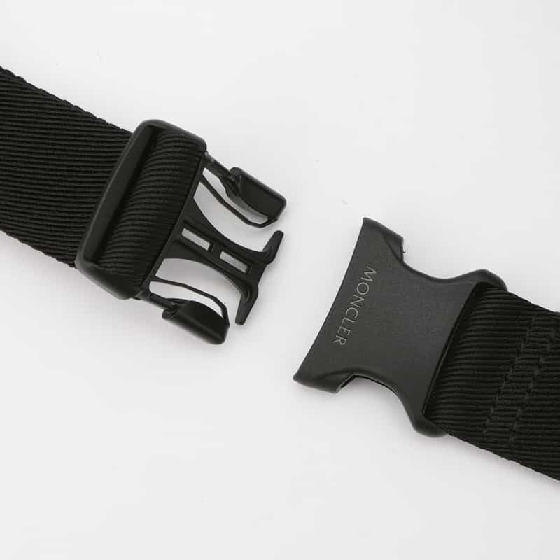 MONCLER MONCLER＜モンクレール＞ レザーボディバッグ BLACK