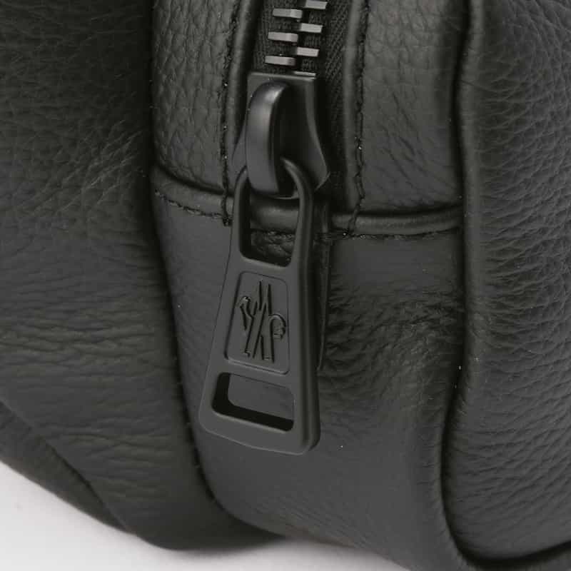 MONCLER MONCLER＜モンクレール＞ レザーボディバッグ BLACK