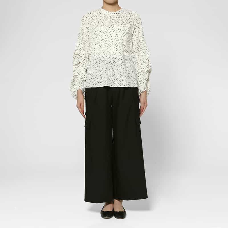 BARNEYS NEW YORK ウォッシャブル ドット柄ランダムタックスリーブブラウス WHITE