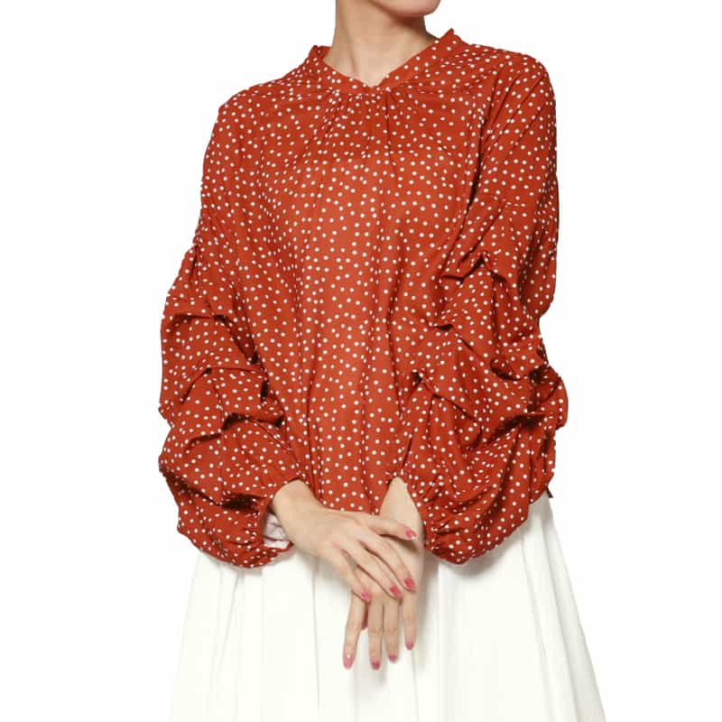 ウォッシャブル ドット柄ランダムタックスリーブブラウス