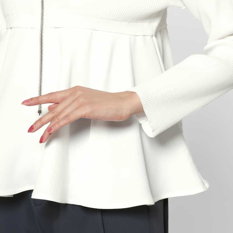 BARNEYS NEW YORK ウォッシャブル ドッキングデザイン フレアヘムジップアップニットプルオーバー WHITE