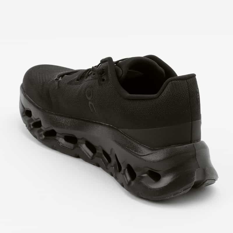 ON ON＜オン＞ スニーカー"CLOUDTILT" BLACK