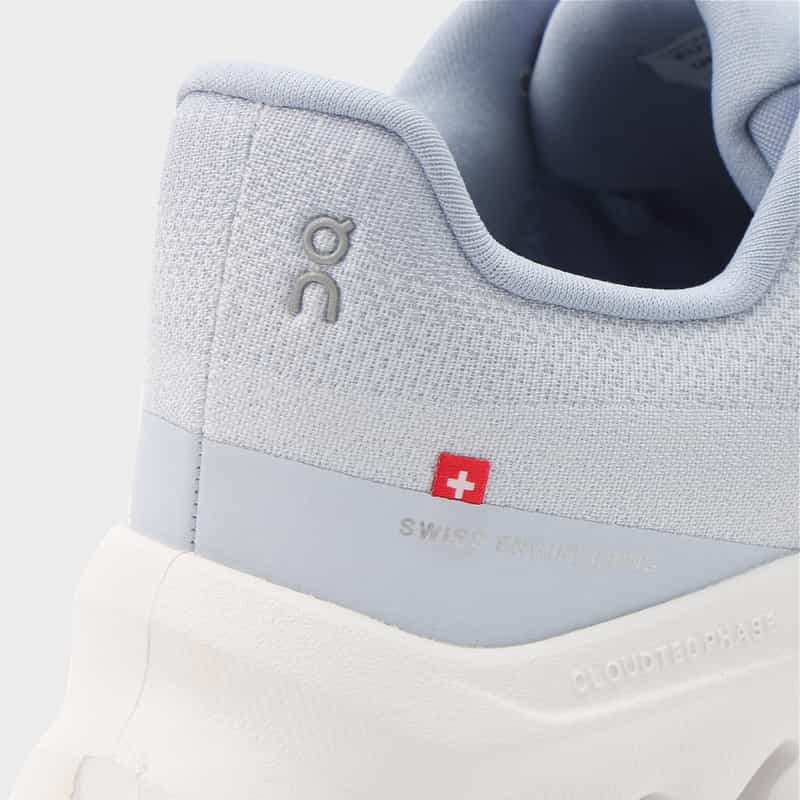 ON ON＜オン＞ スニーカー"Cloudtilt" LIGHT BLUE