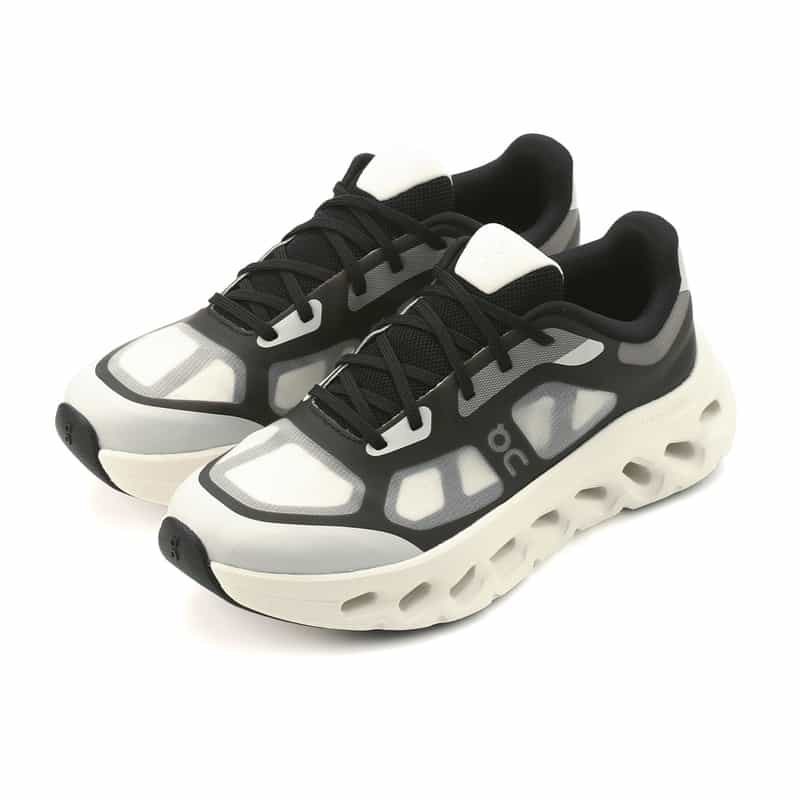 ON ON ＜オン＞ スニーカー"Cloudtilt remix" BROWN