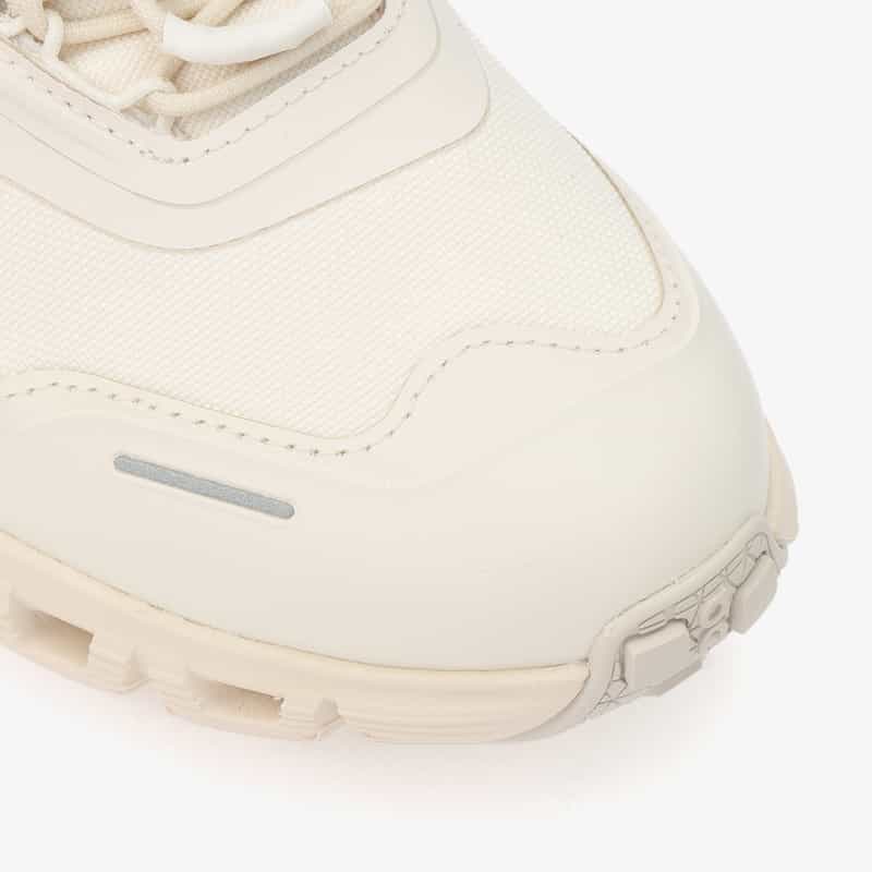 ON ON＜オン＞ スニーカー"Cloud 6" IVORY