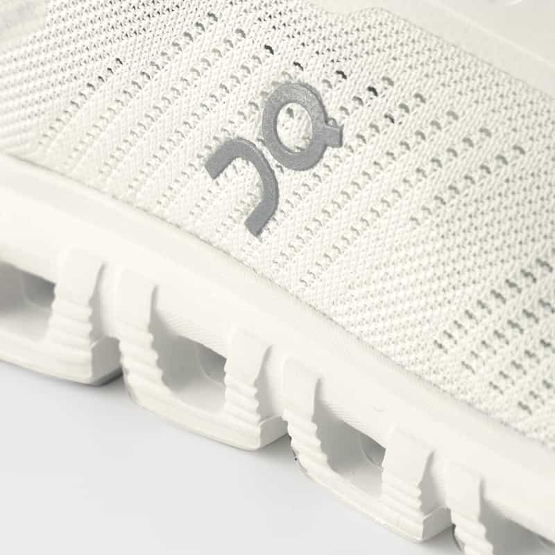 ON ON＜オン＞ スニーカー"CLOUD 6" WHITE