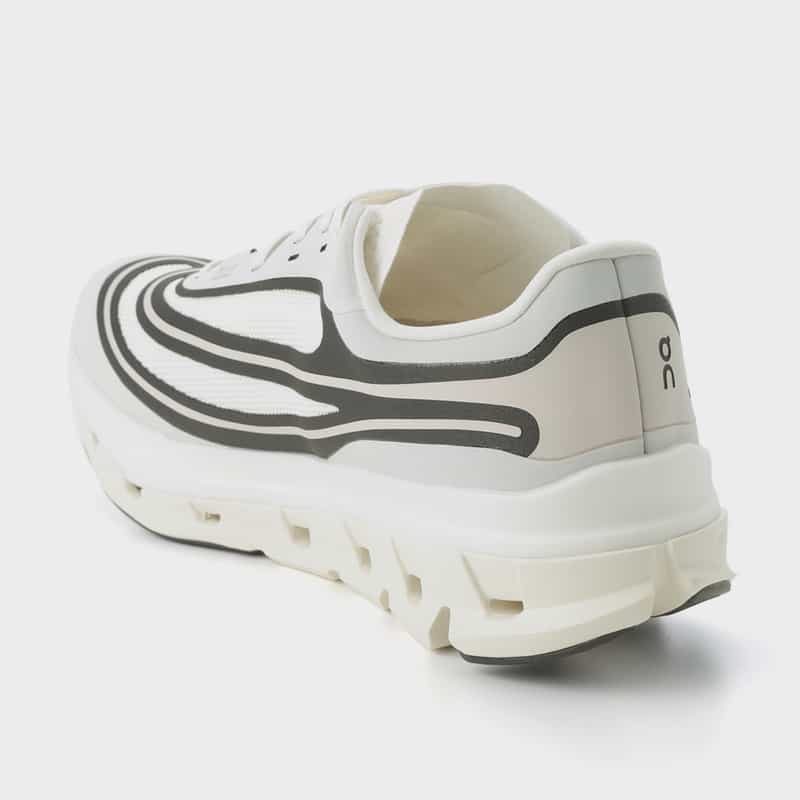 ON ON＜オン＞ スニーカー"CLOUDFLOW" WHITE