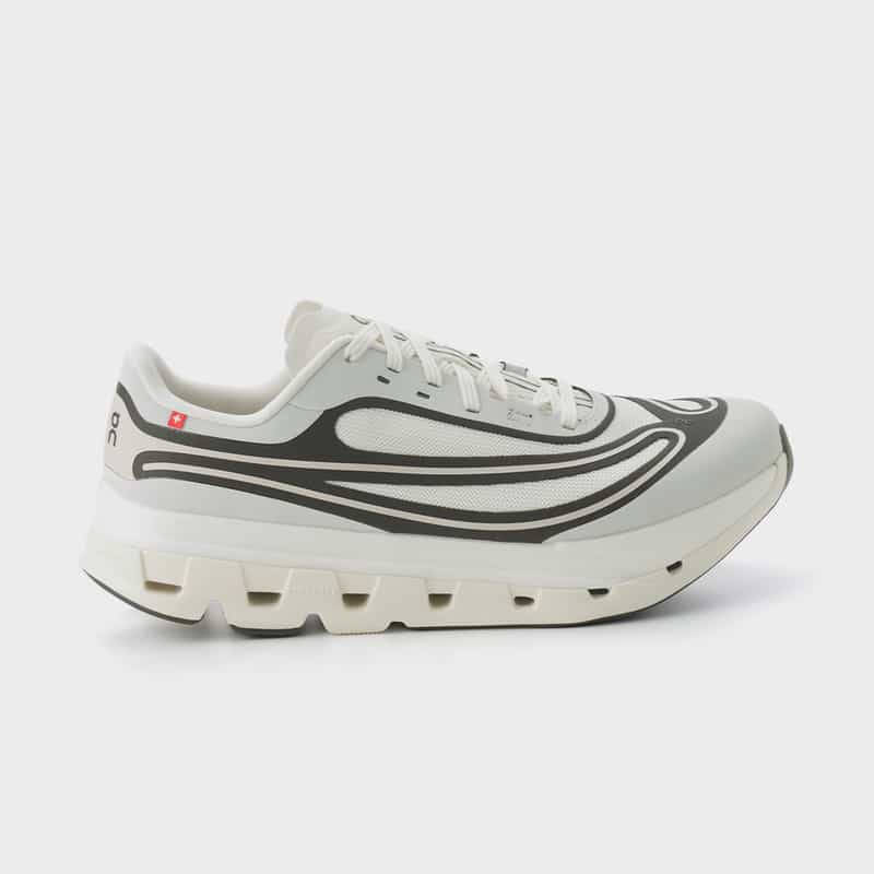 ON ON＜オン＞ スニーカー"CLOUDFLOW" WHITE