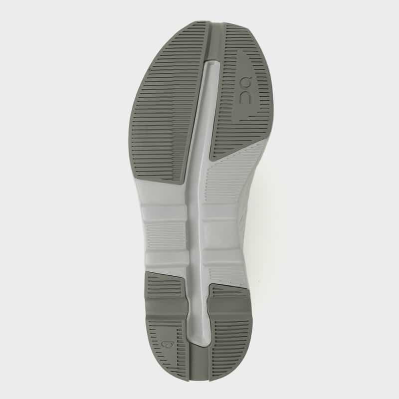 ON ON＜オン＞ スニーカー"CLOUDZONE" LIGHT GRAY