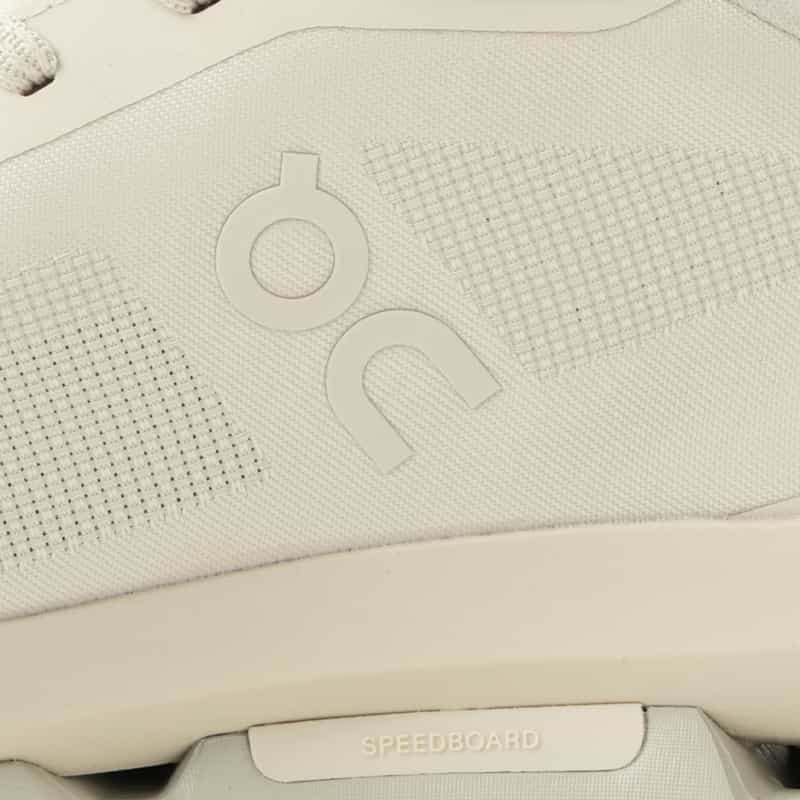 ON ON＜オン＞ スニーカー"CLOUDZONE" BEIGE