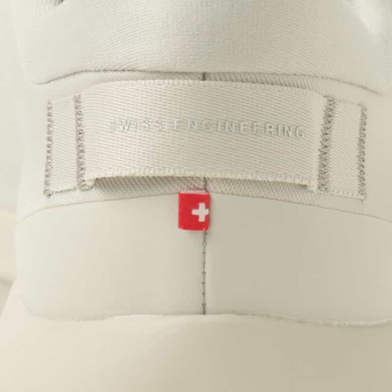 ON ON＜オン＞ スニーカー"CLOUDZONE" BEIGE