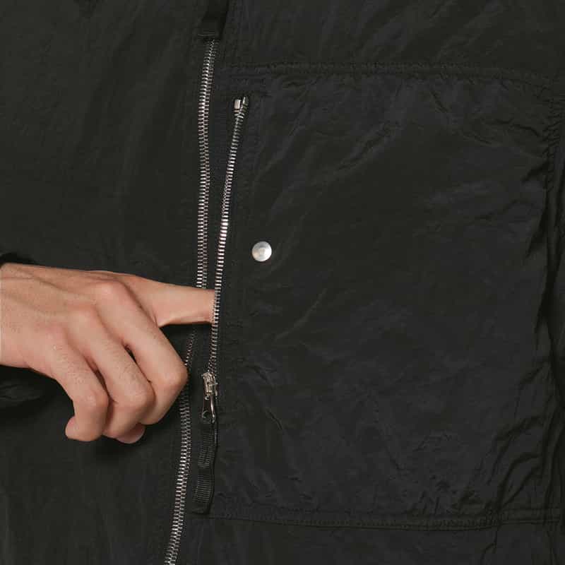 STONE ISLAND STONE ISLAND ＜ストーン アイランド＞ ナイロン素材ジップアップシャツ BLACK