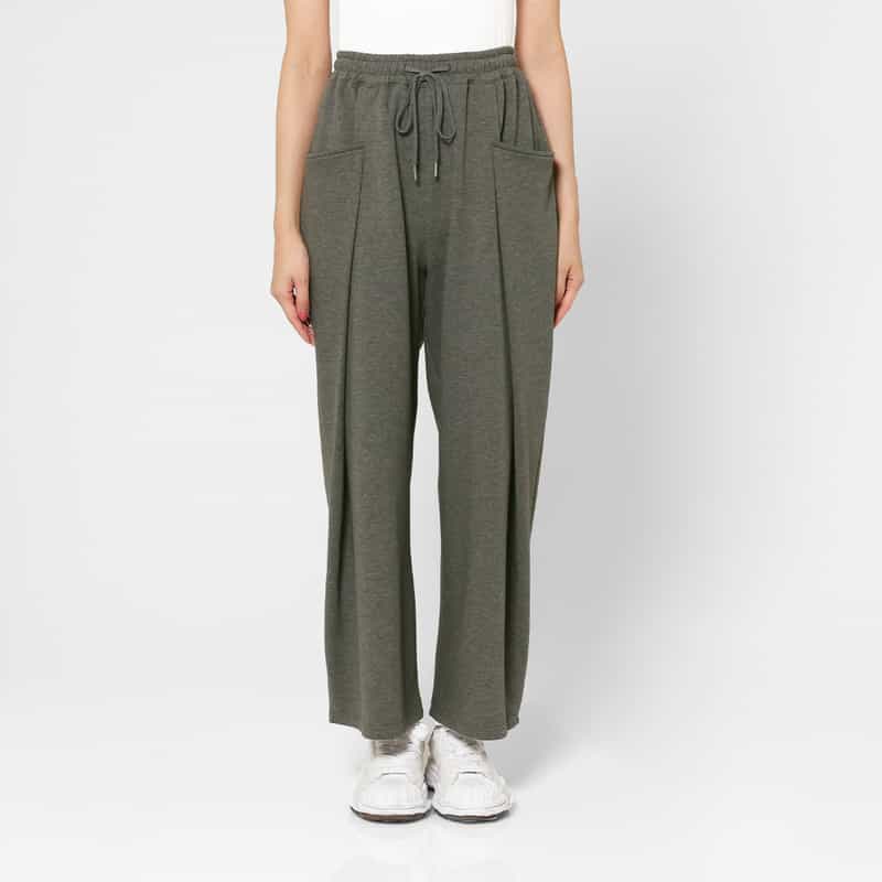 BARNEYS NEW YORK セットアップ ウォッシャブル サイドタック入りドローストリングバレルレッグパンツ DARK GRAY