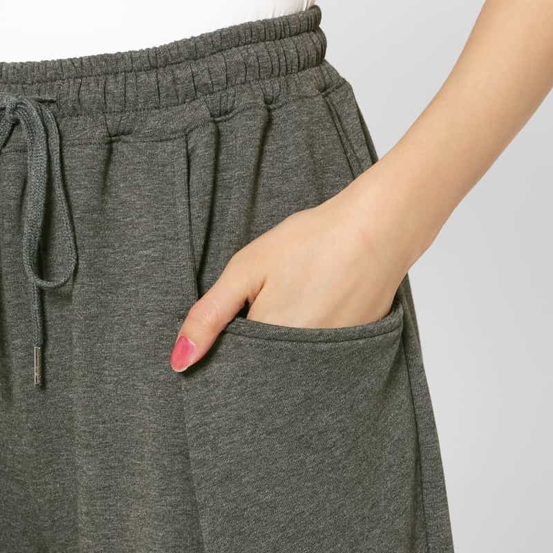 BARNEYS NEW YORK セットアップ ウォッシャブル サイドタック入りドローストリングバレルレッグパンツ DARK GRAY