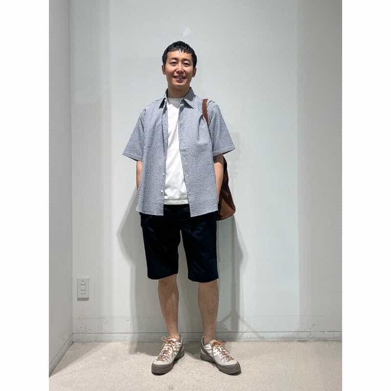 BARNEYS NEW YORK タック入りショーツ NAVY