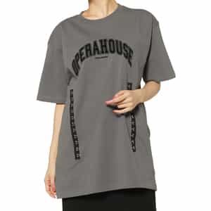 CHIKA KISADA ＜チカ キサダ＞ フック付きデザインTシャツ