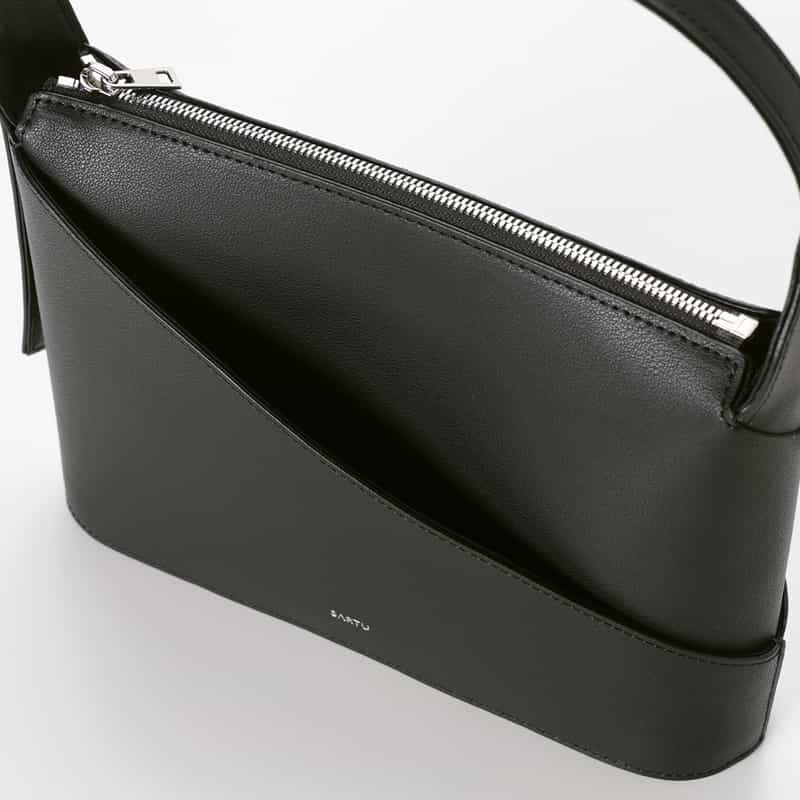 SARTU SARTU ＜サルトゥ＞ ショルダーバッグ “NOV“ BLACK
