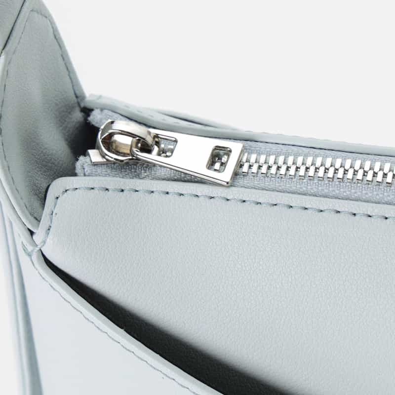 SARTU SARTU ＜サルトゥ＞ バーニーズ　ニューヨーク限定ショルダーバッグ “NOV“ LIGHT BLUE