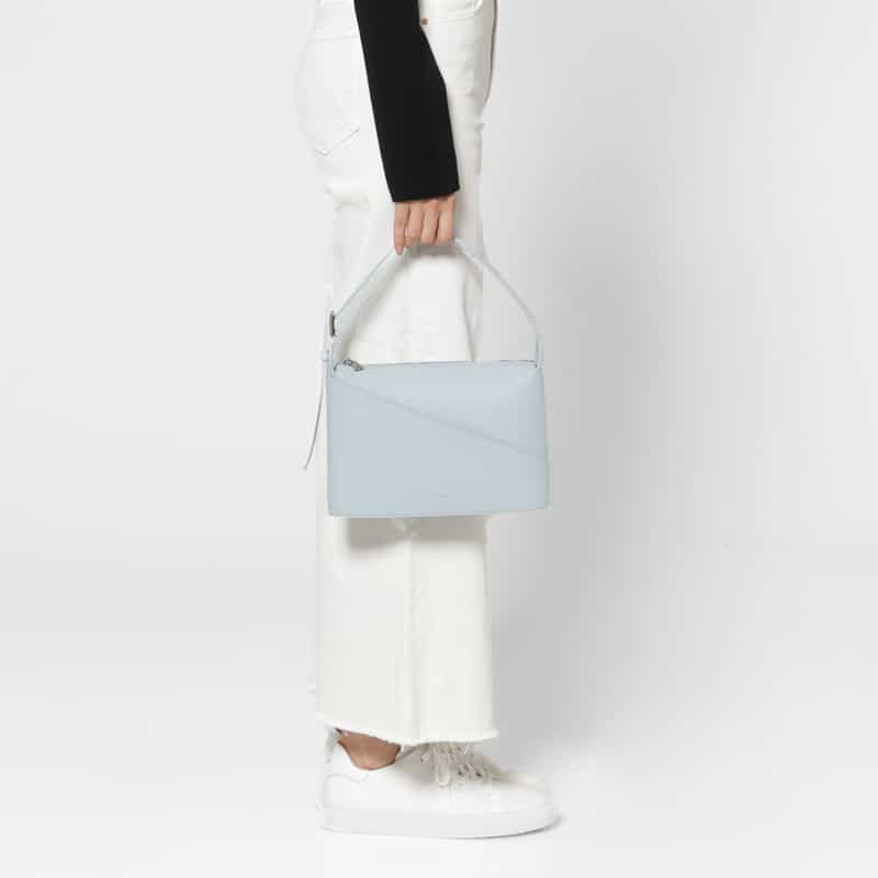 SARTU SARTU ＜サルトゥ＞ バーニーズ　ニューヨーク限定ショルダーバッグ “NOV“ LIGHT BLUE