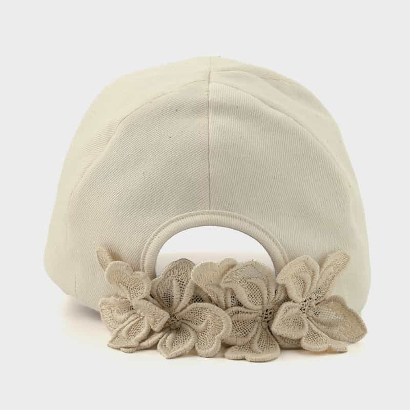 ATHENA NEW YORK ATHENA NEW YORK＜アシーナ ニューヨーク＞フラワーレース付きデニムキャップ "ALICIA" IVORY