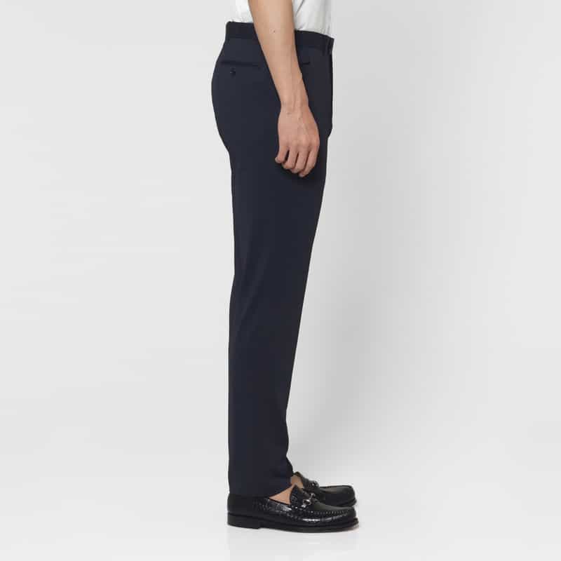 BARNEYS NEW YORK セットアップ サッカーストライプ素材ストレッチパンツ NAVY