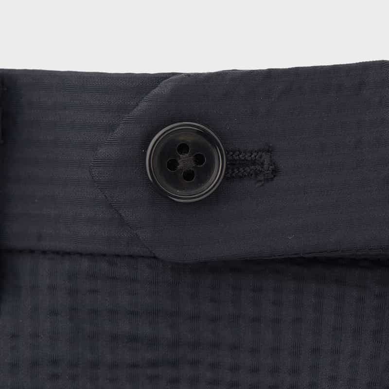 BARNEYS NEW YORK セットアップ サッカーストライプ素材ストレッチパンツ NAVY