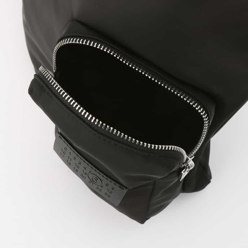 MM6 MAISON MARGIELA MM6 MAISON MARGIELA＜エムエム6 メゾン マルジェラ＞ ショルダーバッグ "JAPANESE" BLACK