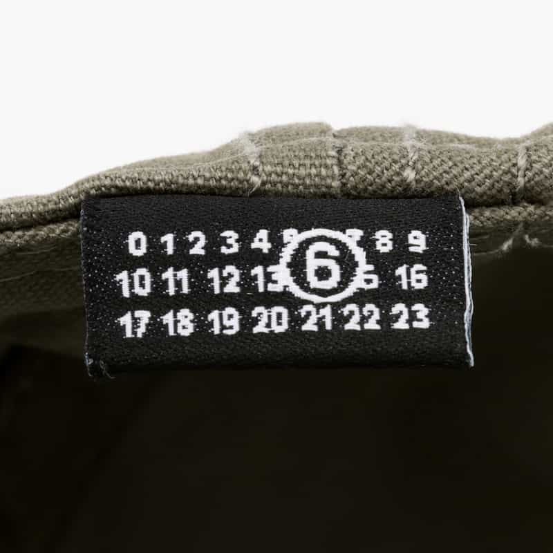 MM6 MAISON MARGIELA MM6 MAISON MARGIELA＜エムエム6 メゾン マルジェラ＞ ロゴ入りキャップ GRAY