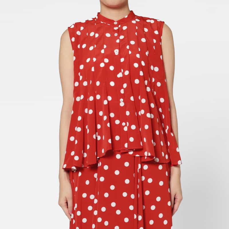 BARNEYS NEW YORK ウォッシャブル ドット柄 ノースリーブ アシンメトリーフレアヘムブラウス RED