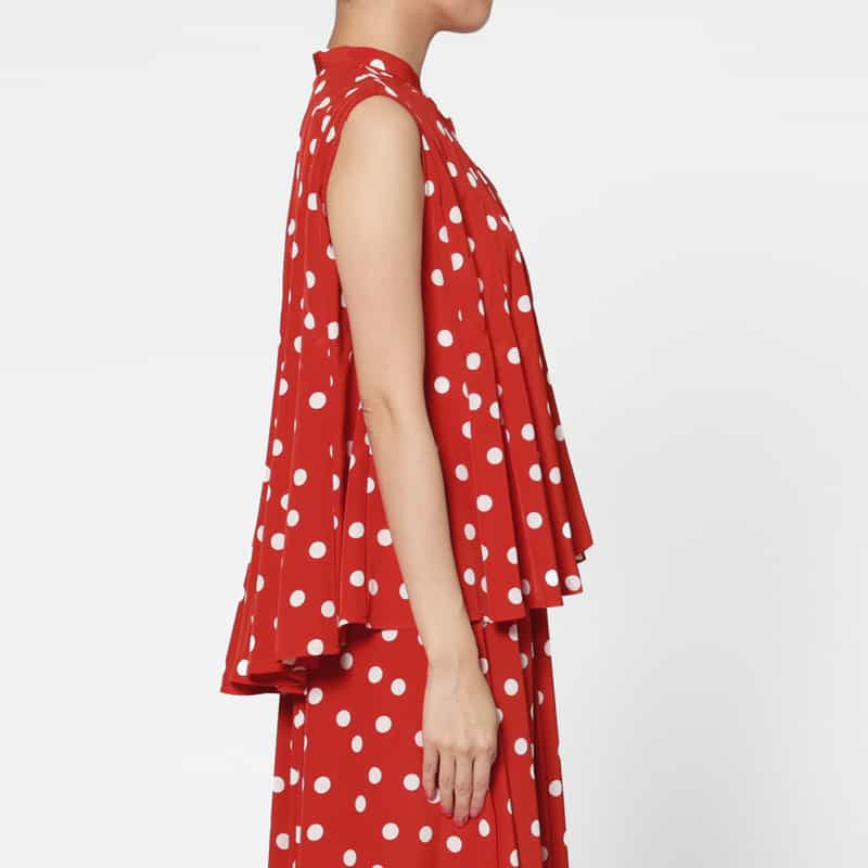 BARNEYS NEW YORK ウォッシャブル ドット柄 ノースリーブ アシンメトリーフレアヘムブラウス RED