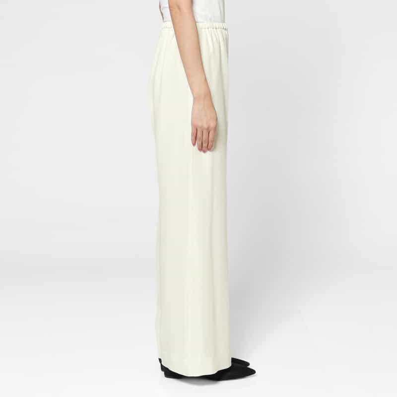 BARNEYS NEW YORK ウォッシャブル バックサテンジョーゼット ワイドパンツ IVORY