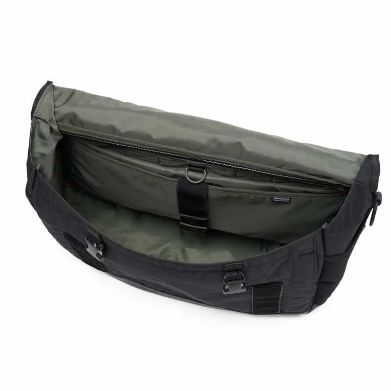 PORTER PORTER＜ポーター＞MONOCHROME "MESSENGER BAG" BLACK