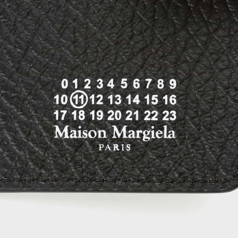 MAISON MARGIELA MAISON MARGLELA ＜メゾンマルジェラ＞ 2つ折りフラグメントケース BLACK